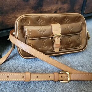 RARE Authentic Louis Vuitton Bronze Vernis Leather Crossbody Bag